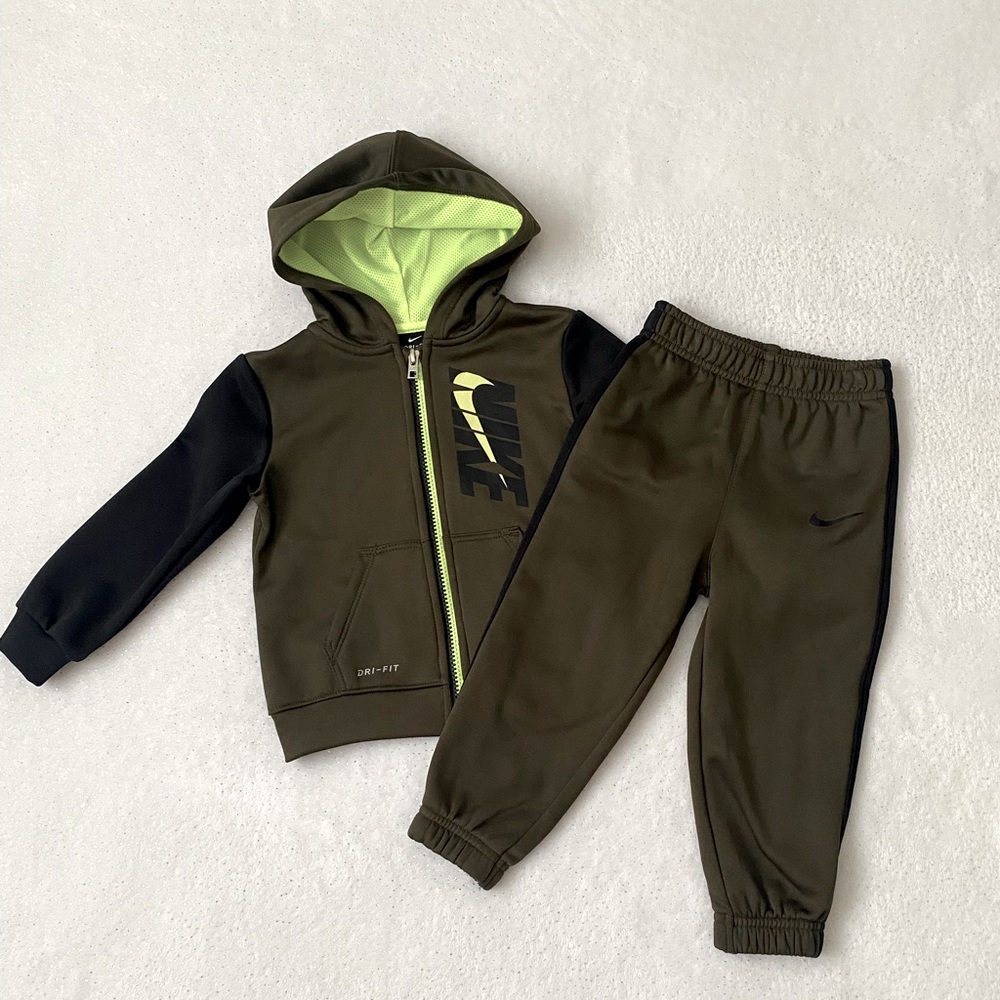 Nike Little Boys Full-Zip Hoodie and Jogger Pants Set in Dark Green 2T
